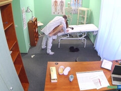 Amateur, Culo, Examen, Lamidas, Oficina, Al aire libre, Coño, Uniforme