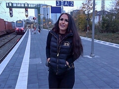 Brunette brune, Queue, En levrette, Hard, Hd, Pov, Public, Suçant