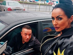 Grosse bite, Voiture, Léchez, Mère que j'aimerais baiser, Public, Rasée, Tatouage, Laide