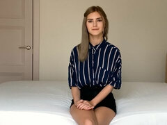 Gros cul, Grosse bite, Gros seins, Sucer une bite, En levrette, Pov, Timide, Adolescente