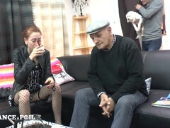 Cul, Hd, Nue à poil, Mamelons, Petite femme, Rousse roux, Maigrichonne, Fumer