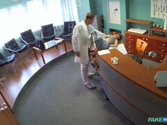 Leie, Aufs gesicht abspritzen, Fetisch, Handjob, Büro, Zierlich, Uniform, Spanner