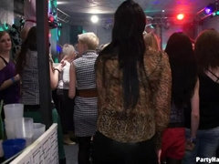 Grosse titten, Braunhaarige, Bekleidet, Frau, Gruppe, Höschen, Strumpfhose, Swingers