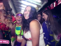 Gros cul, Brunette brune, Hd, Lesbienne, Mère que j'aimerais baiser, Public, Chatte, Adolescente