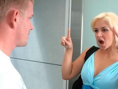 Leie, Grosser arsch, Grosse titten, Blondine, Blasen, Hundestellung, Milf, Büro