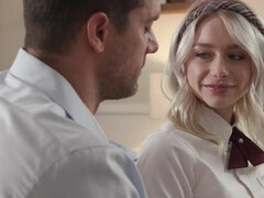 18 jaar, Grote lul, Blond, Lul, Hd, Geschoren, Uniformpje, Onder de rok