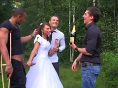 Минет, Невеста, Брюнетки, Семяизвержение, Групповуха, На природе, На публике, Молоденькие