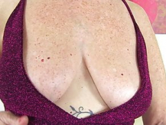 Britannique, Femme couguar, Mamie, Mature, Mère que j'aimerais baiser, Maman, Jarretelles