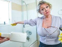 Grosser arsch, Grosse titten, Blondine, Pummelig, Handjob, Mutti, Rasiert, Hässlich