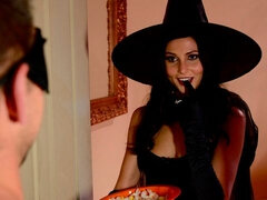 Cul, Sucer une bite, Bottes, Brunette brune, En levrette, Robe, Branlette thaïlandaise, Adolescente