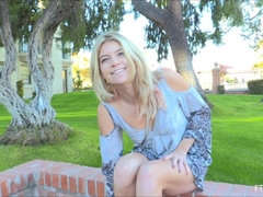 Bouteille, Dansant, Extrême, Doigter, Masturbation, Orgasme, Public, Solo