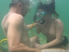 Amateur, Tetas grandes, Mamada, Morena, Corridas, Madres para coger, Bajo el agua, Mojado