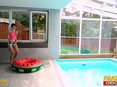 Blasen, Aufs gesicht abspritzen, Hardcore, Orgasmus, Pool, Muschi, Rotschopf, Dürr