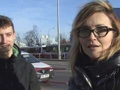Grote mammen, Blond, Pijpbeurt, Brillen, Handbeurt, Buiten, Gezichtspunt, Geschoren