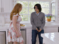 Amerikanisch, Grosser arsch, Domination, Kleid, Aufs gesicht abspritzen, Küche, Milf, Muschi