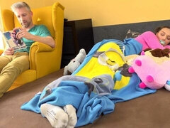 Amateur, Bouteille, En levrette, Lait, Seins naturels, Chatte, Maigrichonne, Adolescente