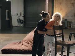 Blonde, En gros plan de très près, Lesbienne, Léchez, Petite femme, Police, Chatte, Lécher le sphincter