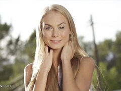 Enthousiasteling, Kont, Blond, Schattig, Vingeren, Masturbatie, Alleen, Strippen