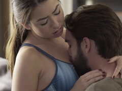 Amateur, Américain, Nana, Brunette brune, Couple, Tir de sperme, Faciale, Seins naturels