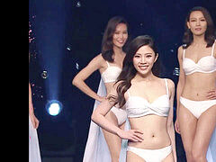 Salle de bains, Bikini, Poilue, Mamelons