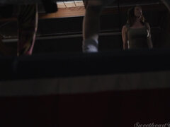 Поза 69, Жопа, Блондинки, Спортзал, Поцелуи, Лесбиянка, Киски, Реслинг