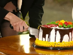 Bruinharig, Eten, Masturbatie, Natuurlijke tieten, Doordringend, Kut duiken, Alleen, Tatoeage