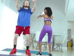 Брюнетки, Одетые девушки голые парни, Глубокая глотка, Член, Черненькие, Сперма на лице, Пальцем, Молоденькие