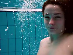 Plage, Bikini, Brunette brune, Piscine, Softcore, Adolescente, Nénés, Sous marin