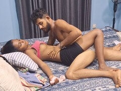 18 ans, Défloration, Fait maison, Indienne, Mère que j'aimerais baiser, Petite femme, Chatte, Adolescente
