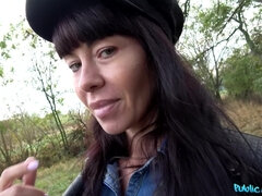 Amateur, Mamada, Morena, Estilo perrito, Europeo, Tetas naturales, Al aire libre, Pov