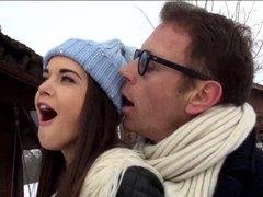 Grosse titten, Blasen, Kehlenfick, Schwanz, Puppe, Aufs gesicht abspritzen, Sperma, Flotter dreier