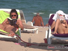 Strand, Huisvrouw, Natuurlijke tieten, Nudist, Buiten, Openbaar, Kut duiken, Tieten likken