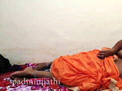 デカ尻, 巨大クリトリス, フェラチオ, 手コキする, インド人, マッサージ, 熟年, ソフトコア