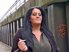 Американки, Милф, Между сисек