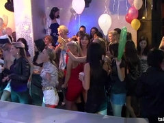 Cfnm, Bailar, Estilo perrito, Hembra, Sexo duro, Lesbiana, Orgía, Intercambio de parejas