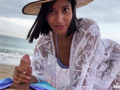 Amateur, Plage, Grosse bite, Bikini, Plantureuse, Interracial, Seins naturels, De plein air