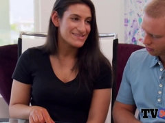 Brunette brune, Couple, Groupe, Embrassement, Mère que j'aimerais baiser, Réalité, Softcore, Echangistes