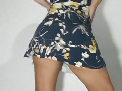 Leie, Arsch, Blondine, Tanzen, Flashen, Lingerie, Höschen, Unter dem rock
