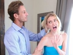 Blonde, Sucer une bite, En levrette, Branlette thaïlandaise, Seins naturels, Rasée, Adolescente, Bizarre