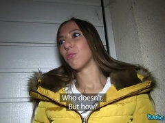 Cul, Sucer une bite, Brunette brune, En levrette, De plein air, Pov, Public, Timide