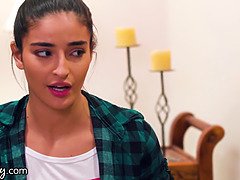 18 años, Morena, Lesbiana, Lamidas, Tetas naturales, Coño, Afeitado, Adolescente