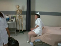 Anal, Gode, Electricité, Face assise, Femme dominatrice, Doigter, Humiliation, Infirmière