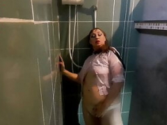 Domestique, Culottes ou slips, Pisser, Chatte, Nénés, Sous la jupe, Voyeur, Mouillée
