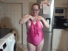 ぽっちゃり, デカパイ, イギリス人, 淫乱熟女, 乳首, 赤毛, 垂れ乳, 水着