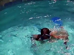 Tussi, Masturbation, Im freien, Öffentlich, Russisch, Dusche, Solo, Unter wasser