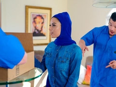 Arabe, Gros cul, Sucer une bite, En levrette, Double pénétration, 2 femmes 1 homme, Branlette thaïlandaise, Mère que j'aimerais baiser