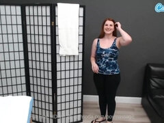 Dildo, Erotisch, Massage, Natürlichen titten, Rotschopf, Rasiert, Jungendliche (18+), Titten