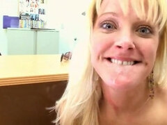 Amateur, Coulisses, Blonde, Tir de sperme, Faciale, Branlette thaïlandaise, Hard, Nénés