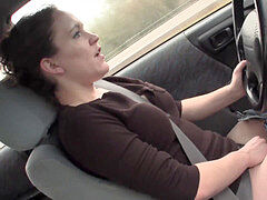 Enthousiasteling, Auto, Vingeren, Masturbatie, Orgasme, Buiten, Softcore pornografie, Alleen