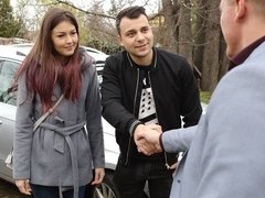 Arsch, Blasen, Braunhaarige, Auto, Hundestellung, Muschi, Rasiert, Jungendliche (18+)